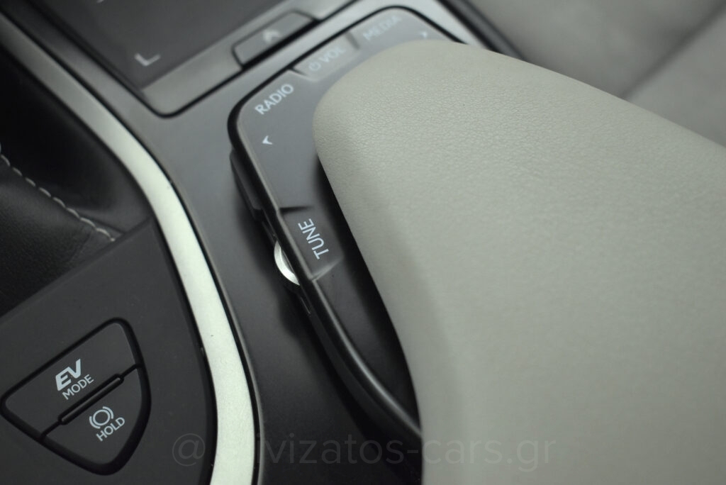 Lexus UX 250h - AWD Dynamic Hybrid e-CVT EMVN 2.0