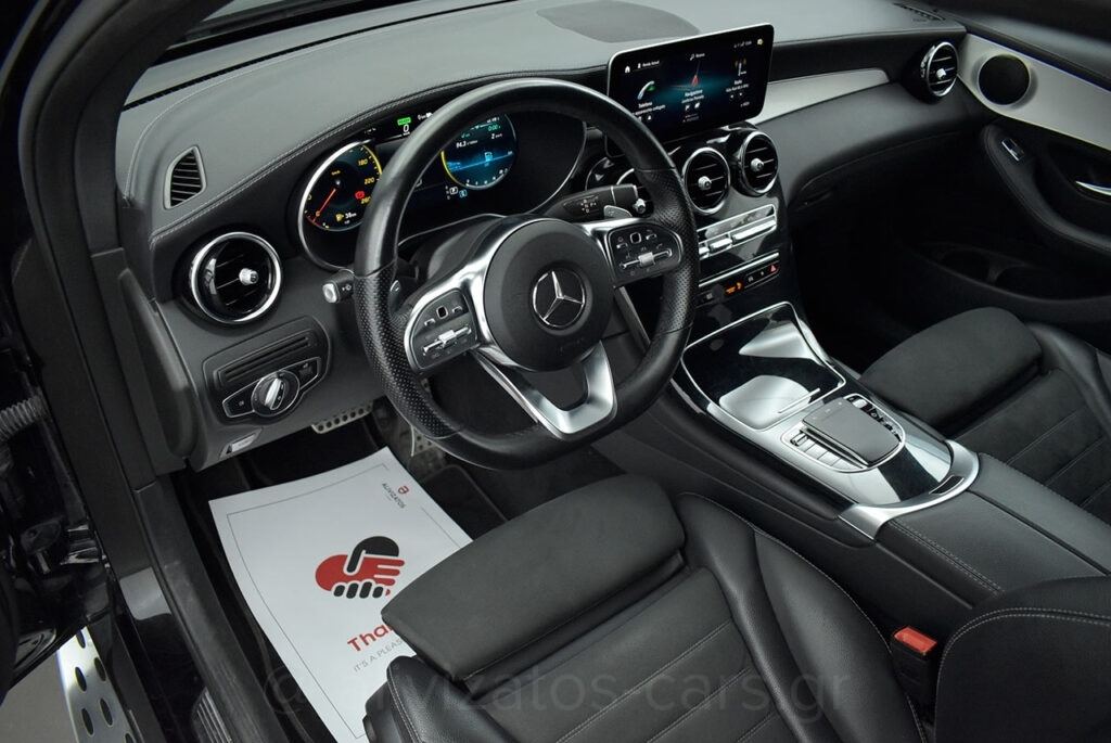 Mercedes-Benz GLC 300 - de Coupe Premium AMG 4Matic 9G-Tronic