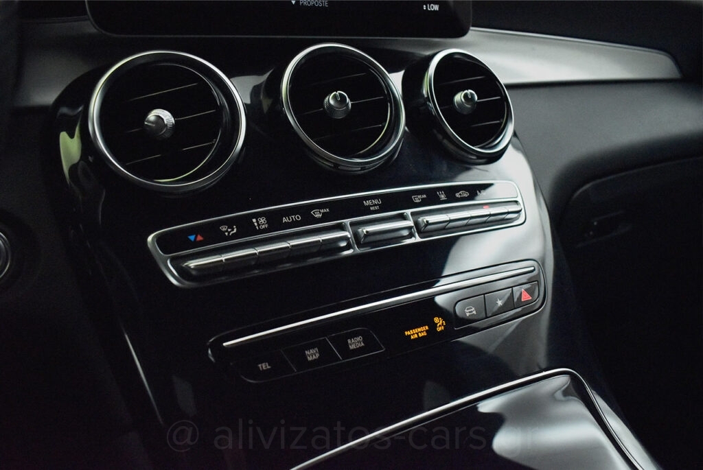 Mercedes-Benz GLC 300 - de Coupe Premium AMG 4Matic 9G-Tronic