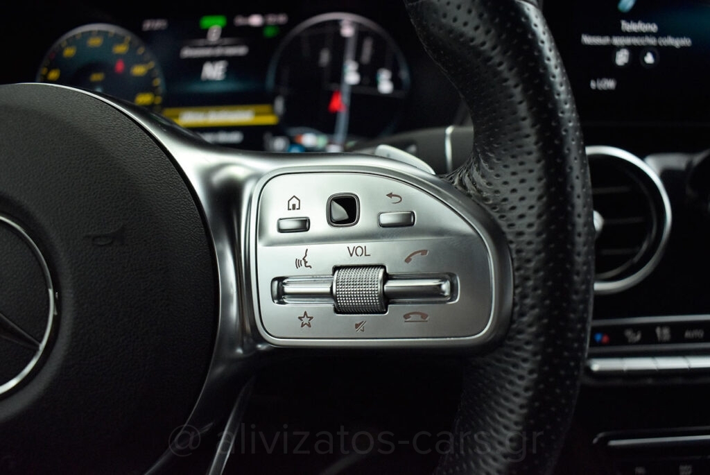 Mercedes-Benz GLC 300 - de Coupe Premium AMG 4Matic 9G-Tronic