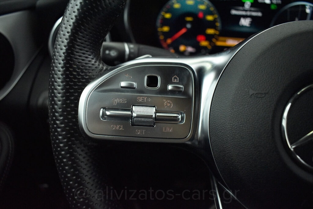 Mercedes-Benz GLC 300 - de Coupe Premium AMG 4Matic 9G-Tronic