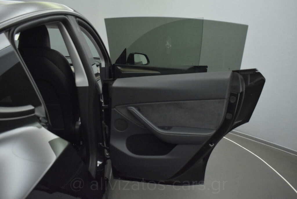 Tesla MODEL Y - Performance 4WD 530HP Dual Motor Panorama