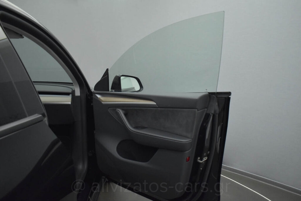 Tesla MODEL Y - Performance 4WD 530HP Dual Motor Panorama