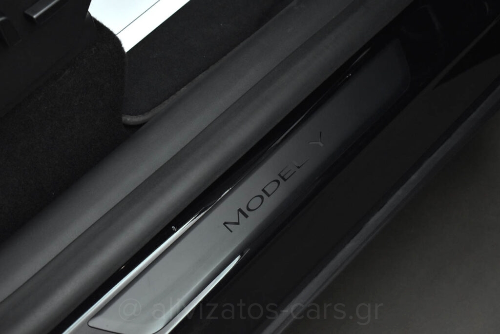 Tesla MODEL Y - Performance 4WD 530HP Dual Motor Panorama