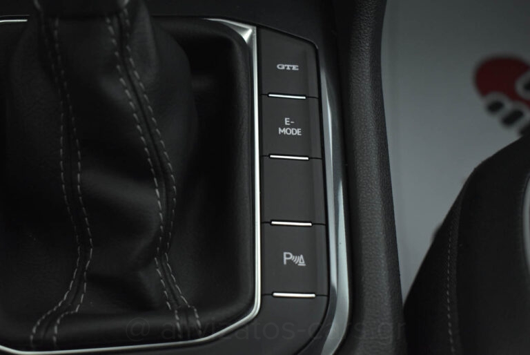 Volkswagen Tiguan - 1.4 TSi eHYBRID R-LINE DSG 245hp