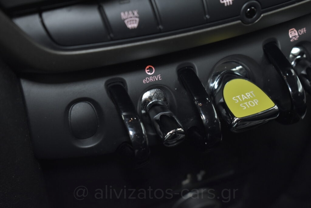 Mini Countryman - 1.5 COOPER SE ALL4 PLUG-IN NAVI