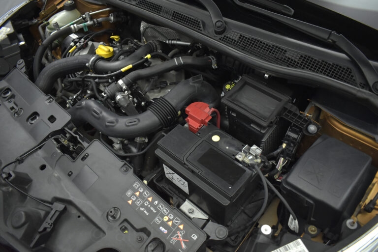 Renault Captur - 0.9 Tce Limited Dual Tone & Navi