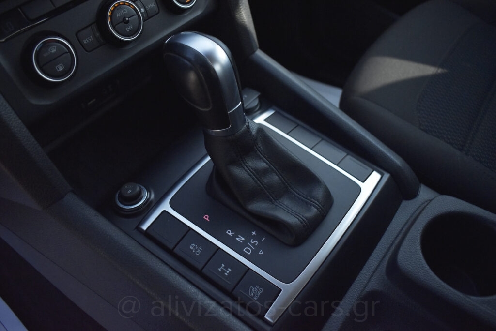 Volkswagen Amarok - 3.0TDI V6 AUTOMATIC 4MOTION 224hp NAVI FULL LED