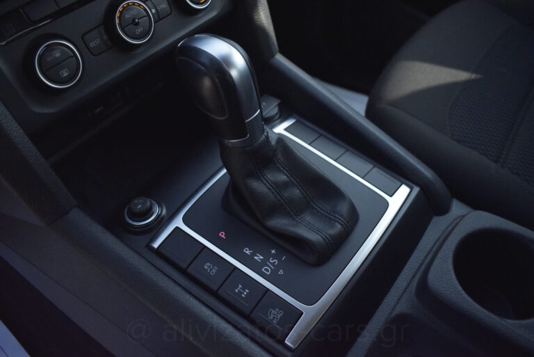 Volkswagen Amarok - 3.0TDI V6 AUTOMATIC 4MOTION 224hp NAVI FULL LED