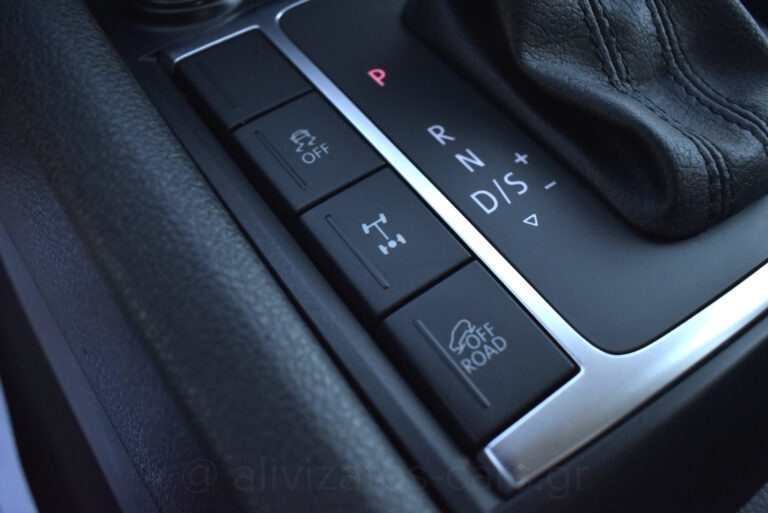 Volkswagen Amarok - 3.0TDI V6 AUTOMATIC 4MOTION 224hp NAVI FULL LED