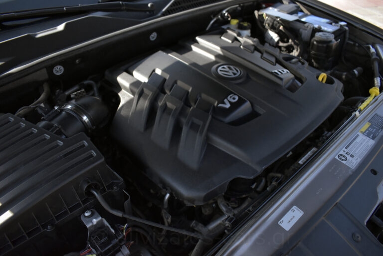 Volkswagen Amarok - 3.0TDI V6 AUTOMATIC 4MOTION 224hp NAVI FULL LED