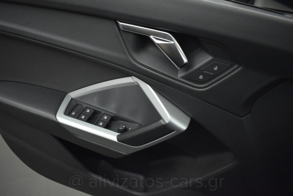 Audi Q3 - 2.0 35 Business TDI S tronic