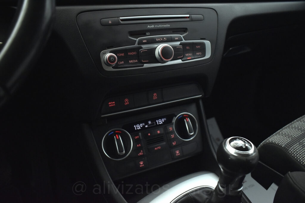 Audi Q3 -  2.0TDi Quattro Sport 150hp Xenon