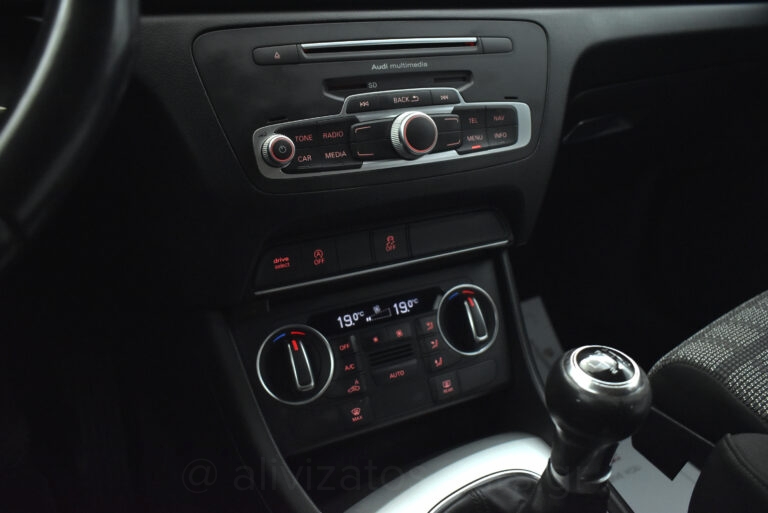 Audi Q3 -  2.0TDi Quattro Sport 150hp Xenon