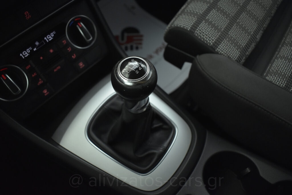 Audi Q3 -  2.0TDi Quattro Sport 150hp Xenon