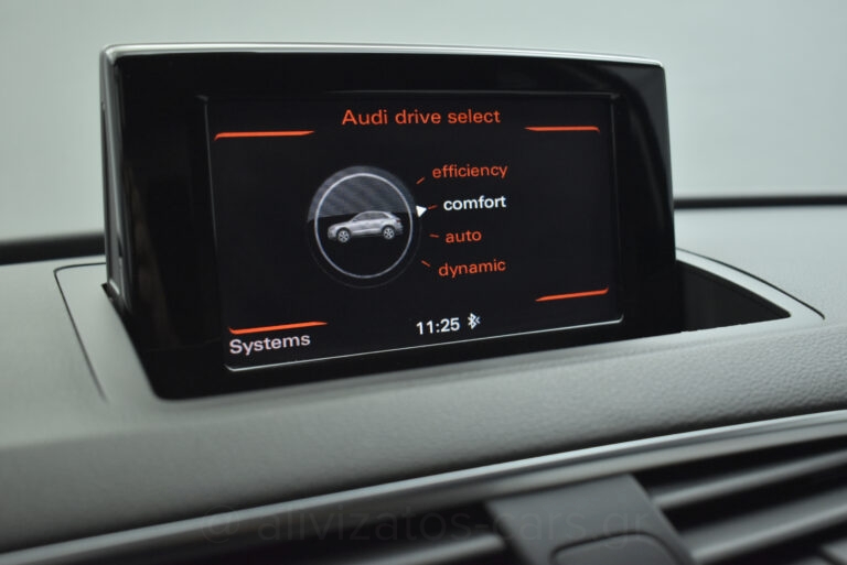 Audi Q3 -  2.0TDi Quattro Sport 150hp Xenon