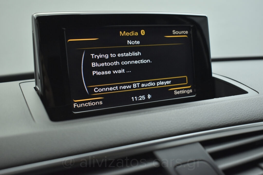 Audi Q3 -  2.0TDi Quattro Sport 150hp Xenon