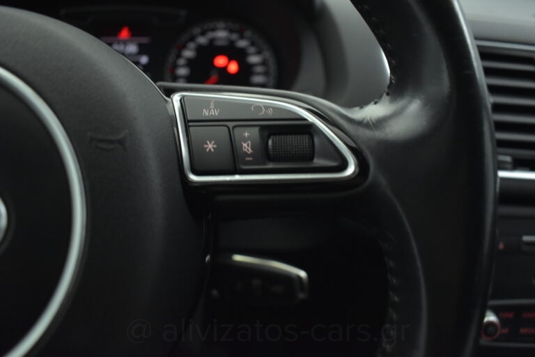 Audi Q3 -  2.0TDi Quattro Sport 150hp Xenon