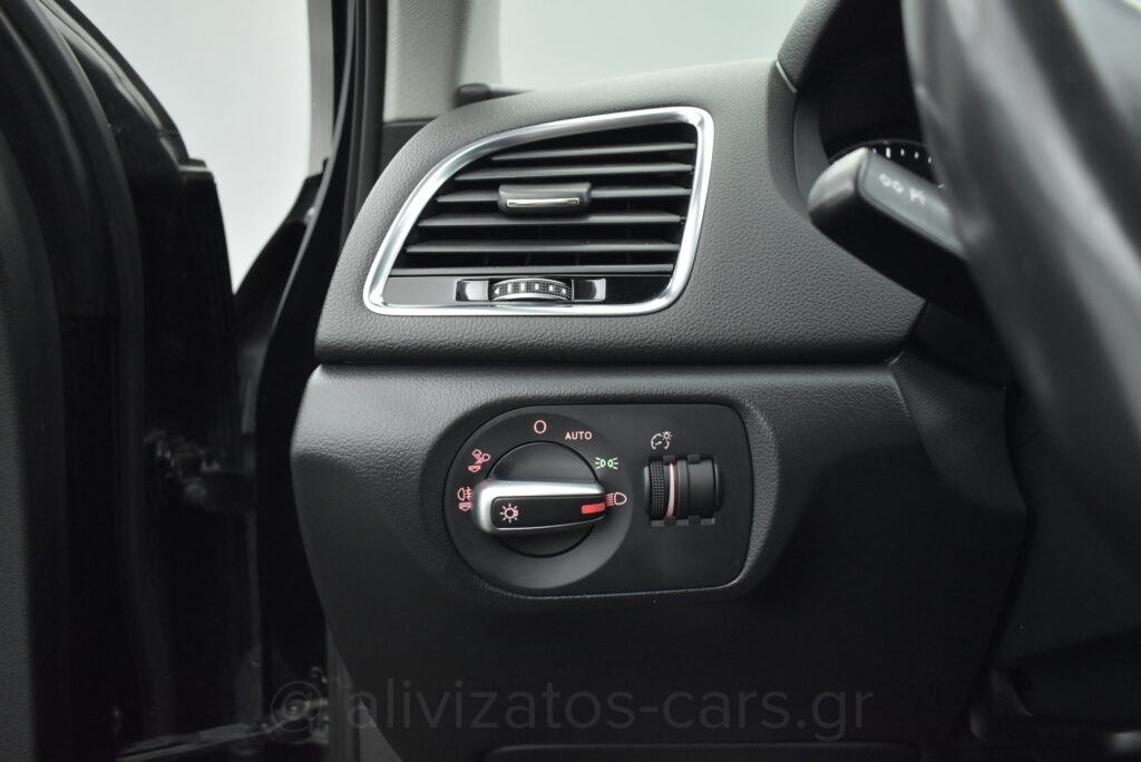 Audi Q3 -  2.0TDi Quattro Sport 150hp Xenon