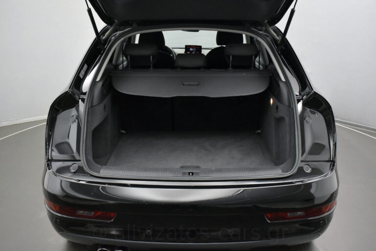 Audi Q3 -  2.0TDi Quattro Sport 150hp Xenon