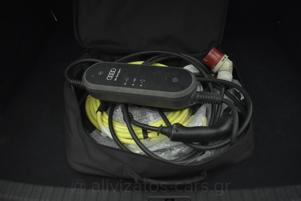 Audi Q3 -  45 TFSI e S troniC 245hp