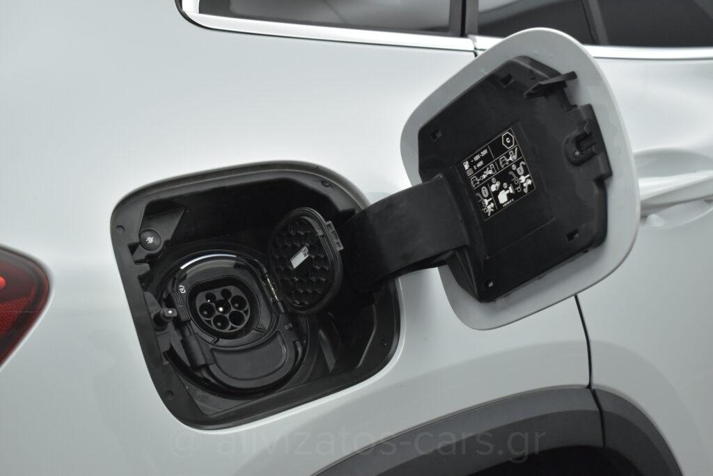 Mercedes-Benz GLA 250e - AMG 1.3 EQ Plug-in Hybrid 8G-DCT 218hp