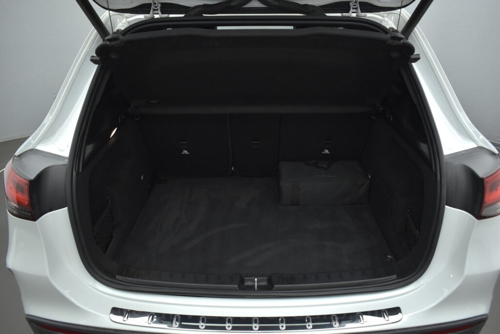 Mercedes-Benz GLA 250e - AMG 1.3 EQ Plug-in Hybrid 8G-DCT 218hp