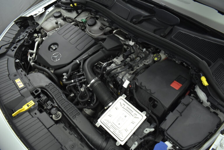 Mercedes-Benz GLA 250e - AMG 1.3 EQ Plug-in Hybrid 8G-DCT 218hp