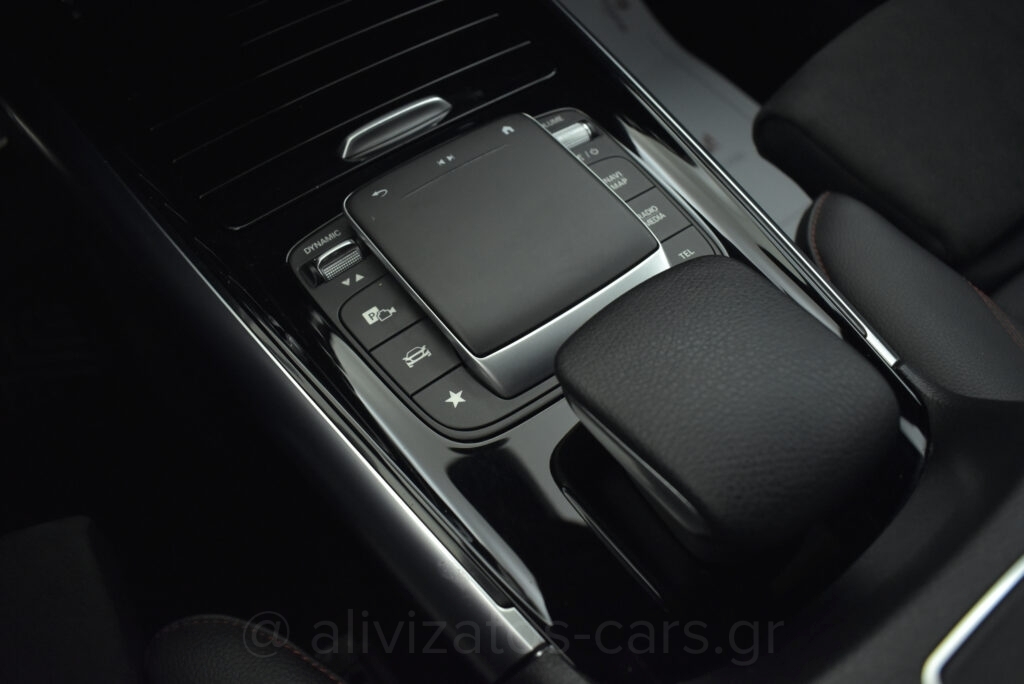 Mercedes-Benz GLA 250e - AMG 1.3 EQ Plug-in Hybrid 8G-DCT 218hp