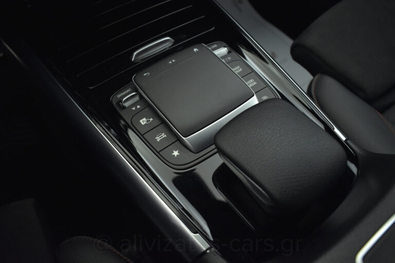 Mercedes-Benz GLA 250e - AMG 1.3 EQ Plug-in Hybrid 8G-DCT 218hp