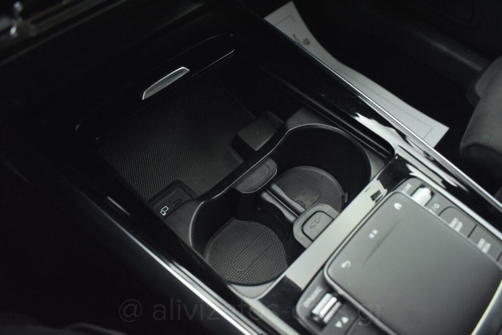 Mercedes-Benz GLA 250e - AMG 1.3 EQ Plug-in Hybrid 8G-DCT 218hp