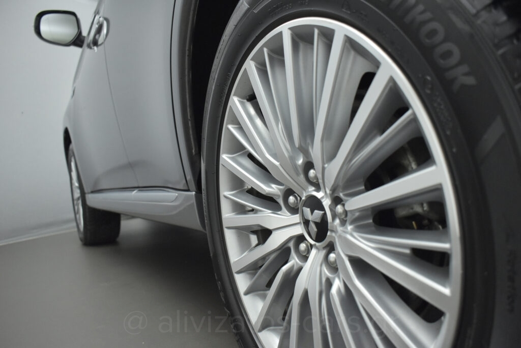 Mitsubishi Outlander - 2.4 PHEV INTENSE 4wd NAVI 224hp