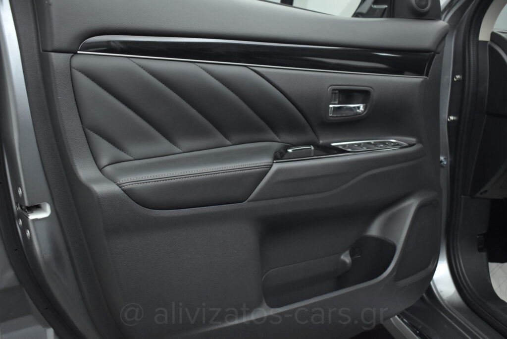 Mitsubishi Outlander - 2.4 PHEV INTENSE 4wd NAVI 224hp