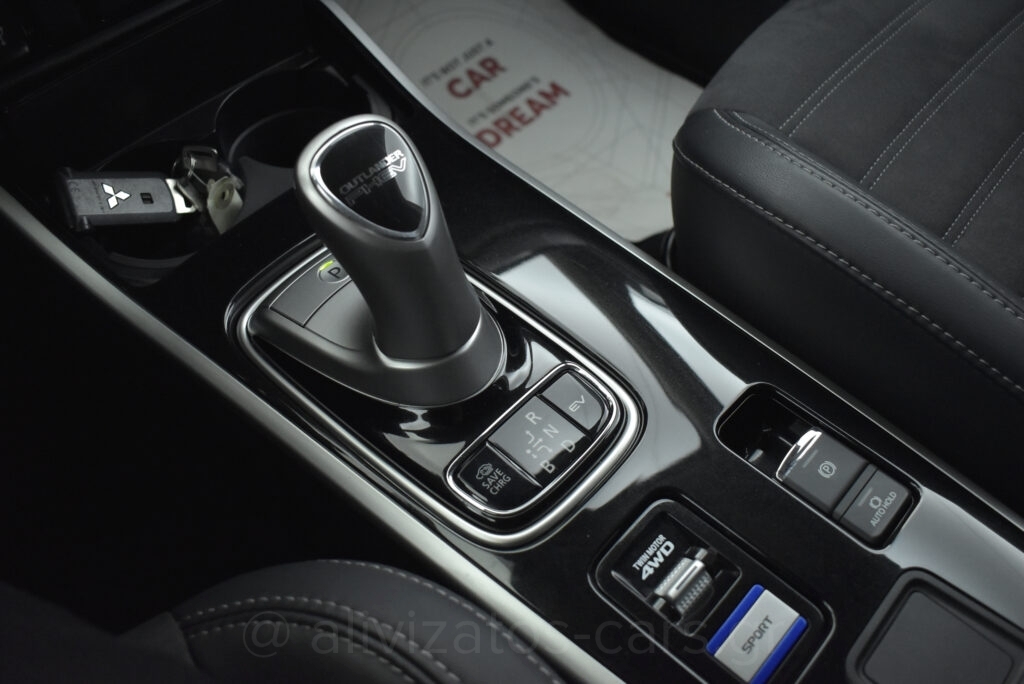 Mitsubishi Outlander - 2.4 PHEV INTENSE 4wd NAVI 224hp