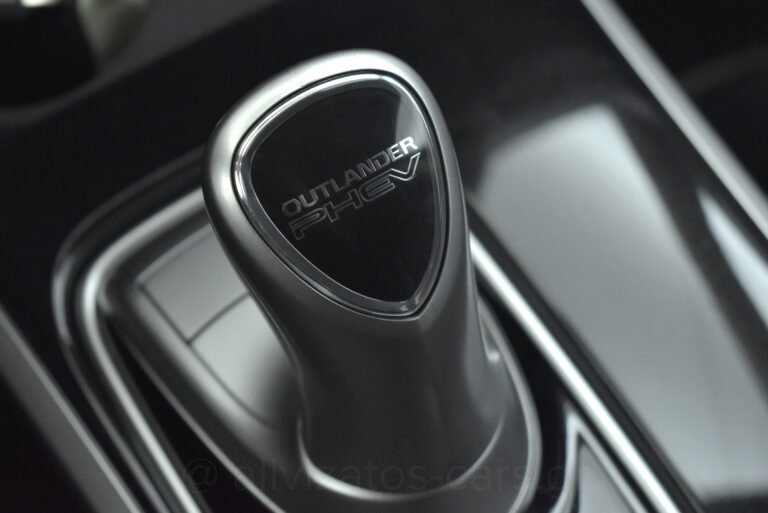 Mitsubishi Outlander - 2.4 PHEV INTENSE 4wd NAVI 224hp