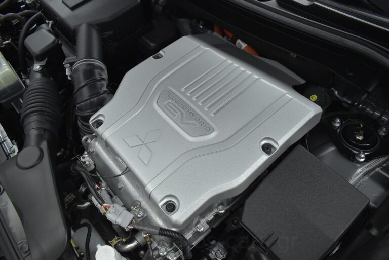 Mitsubishi Outlander - 2.4 PHEV INTENSE 4wd NAVI 224hp