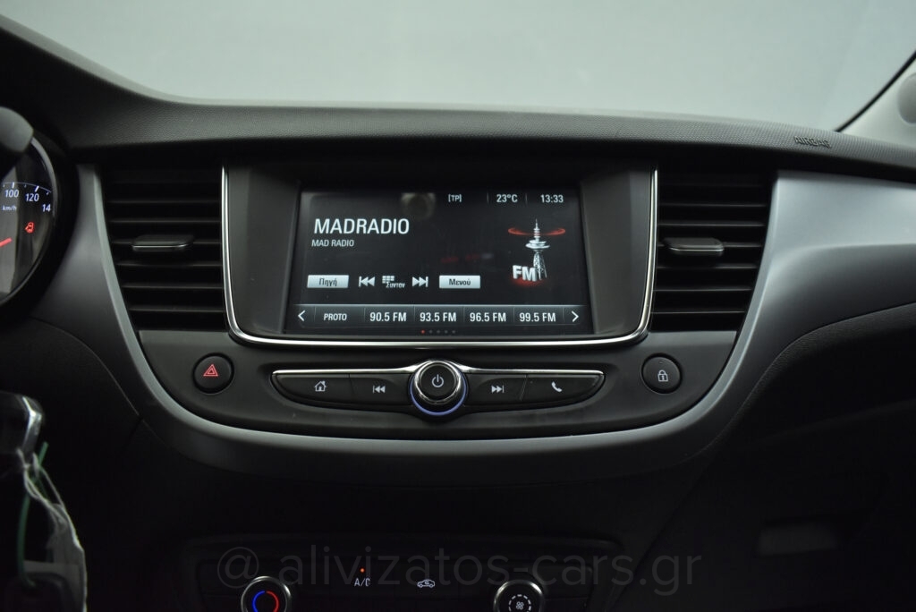 Opel Crossland - 1.5 D S/S Business 110hp Park Assist & Led