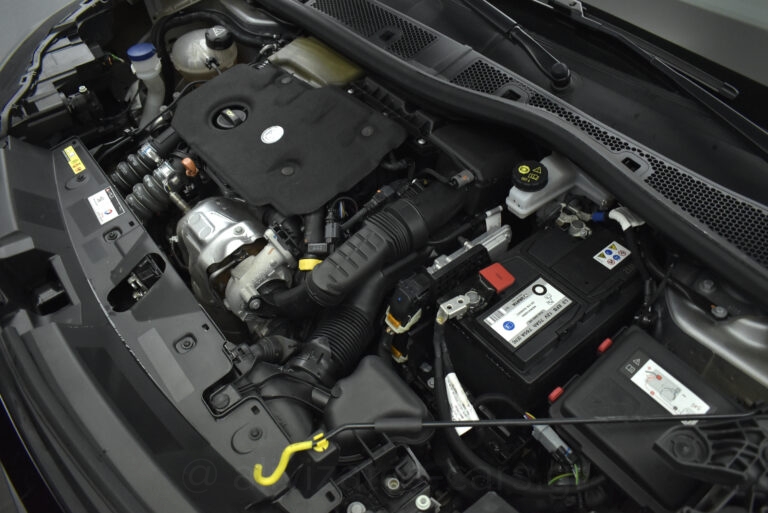 Peugeot 2008 - 1.5 BlueHDi 110hp Active Plus Camera