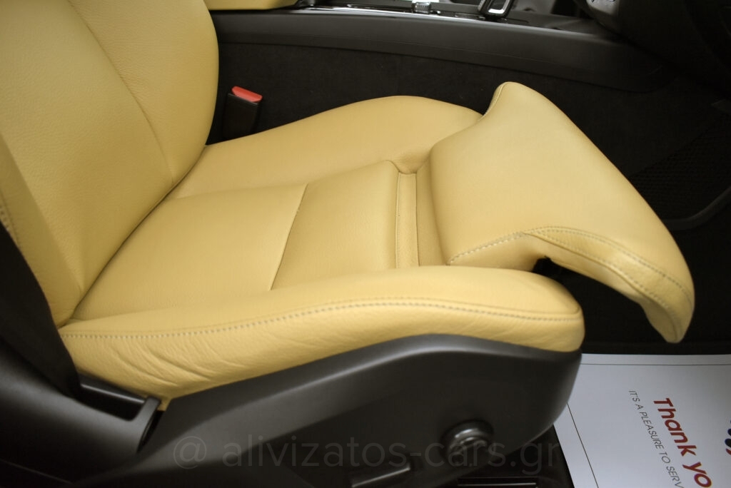 Volvo XC 60 - B5 MHEV 4x4 Momentum Leather 235hp