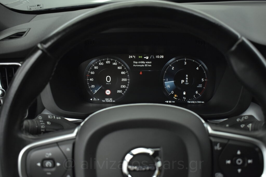 Volvo XC 60 - B5 MHEV 4x4 Momentum Leather 235hp