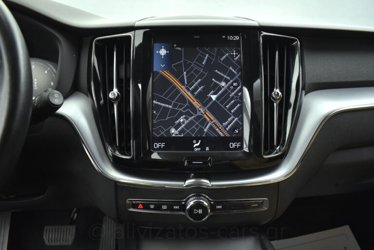 Volvo XC 60 - B5 MHEV 4x4 Momentum Leather 235hp