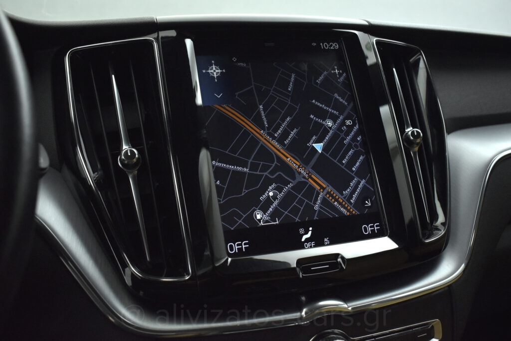 Volvo XC 60 - B5 MHEV 4x4 Momentum Leather 235hp