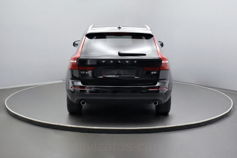 Volvo XC 60 - B5 MHEV 4x4 Momentum Leather 235hp