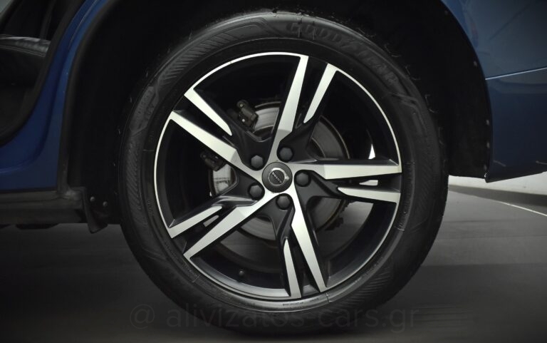 Volvo XC 60 - D4 AWD R-Desing