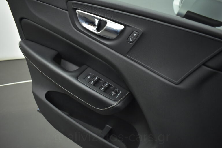 Volvo XC 60 - D4 AWD R-Desing