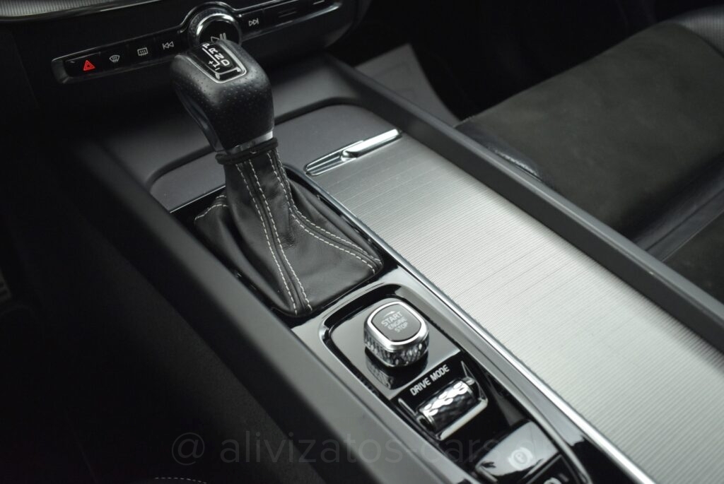 Volvo XC 60 - D4 AWD R-Desing