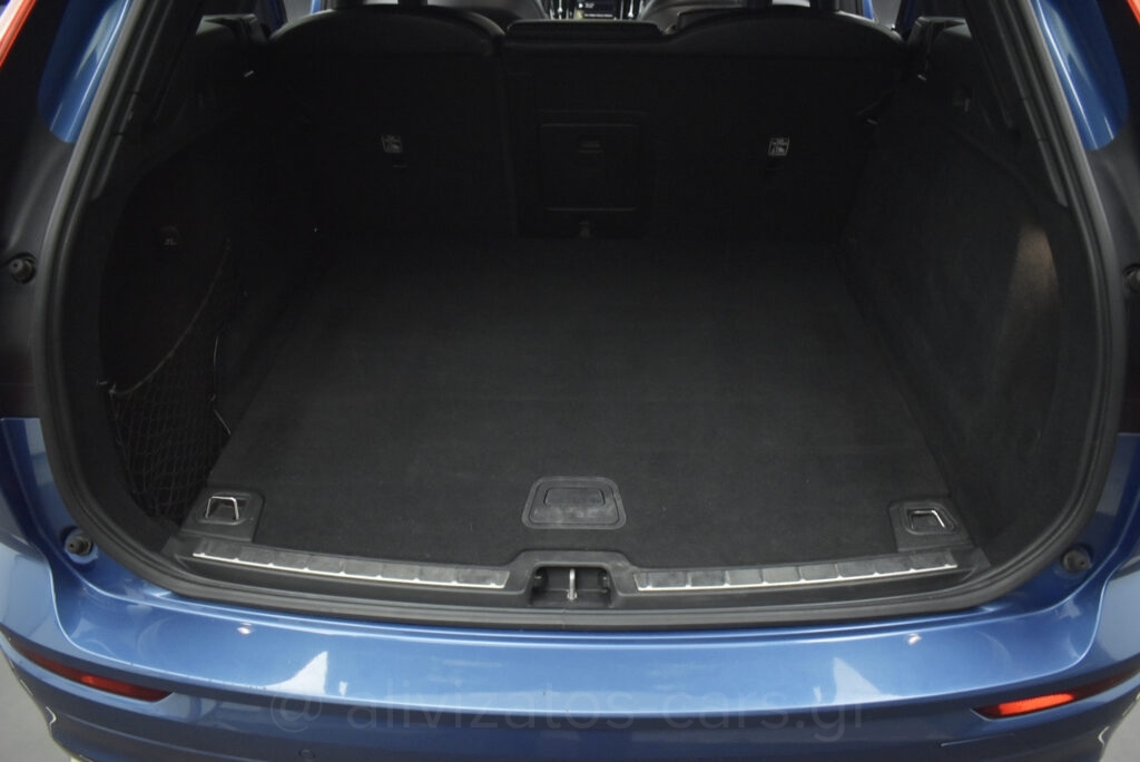 Volvo XC 60 - D4 AWD R-Desing