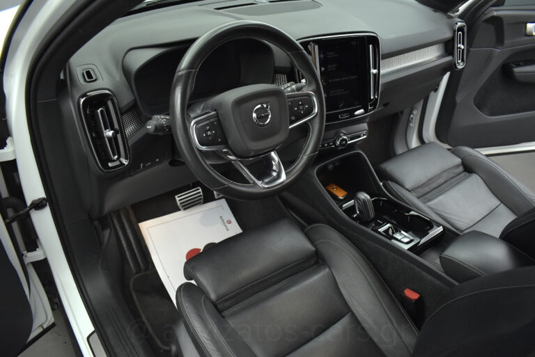 Volvo XC40 -  T5 Recharge 262hp Leather Navi R19