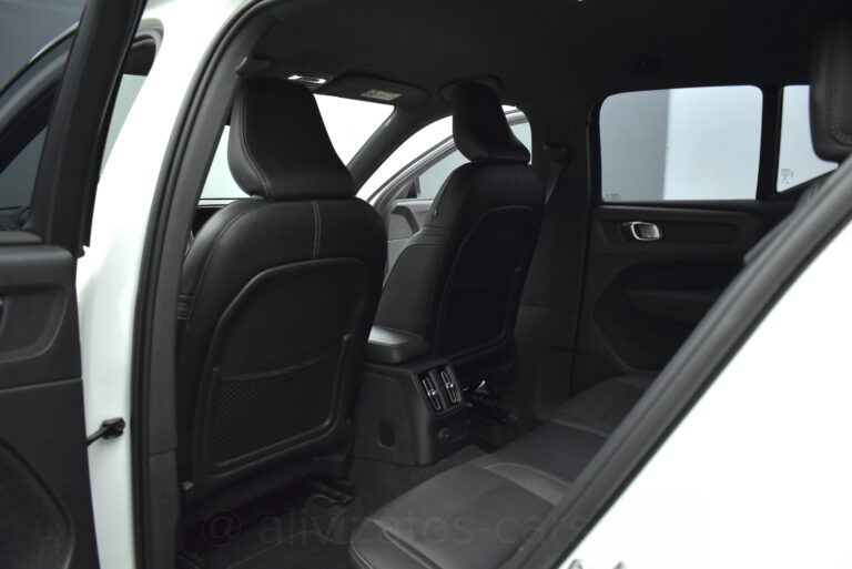 Volvo XC40 -  T5 Recharge 262hp Leather Navi R19