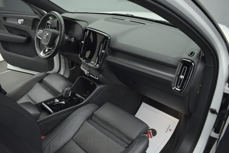 Volvo XC40 -  T5 Recharge 262hp Leather Navi R19